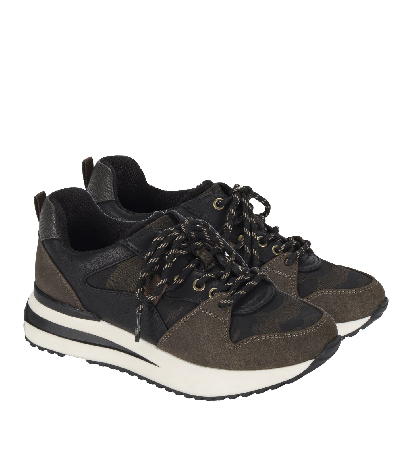 Baretraps Cabriole Sneaker