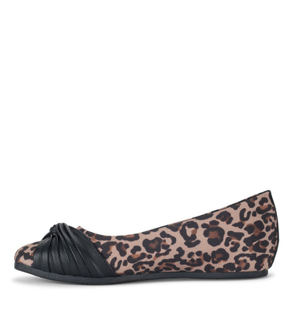Baretraps Chainey Casual Flat