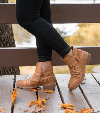 Baretraps Sazzie Bootie