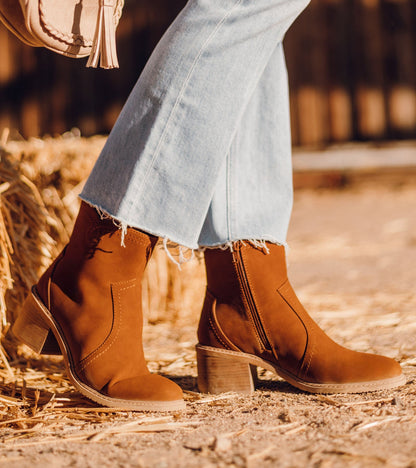 Baretraps Calloway Block Heel Bootie