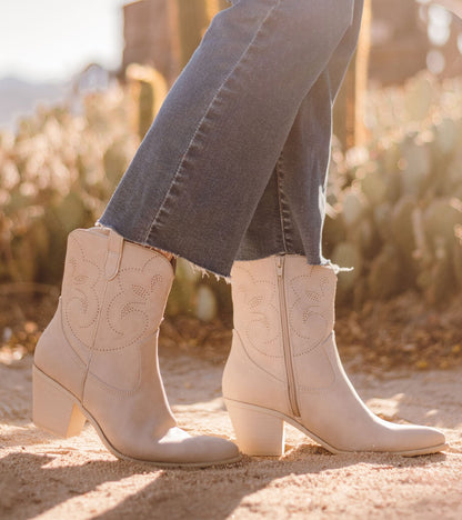 Baretraps Yenni Western Boot